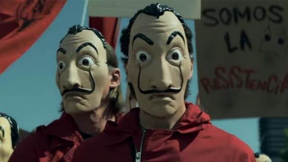 Disfrazados de la Casa de Papel, niños italianos se pasearon por las calles causando pánico entre los vecinos. Niños disfrazados de la Casa de Papel causan pánico en ciudad italiana.