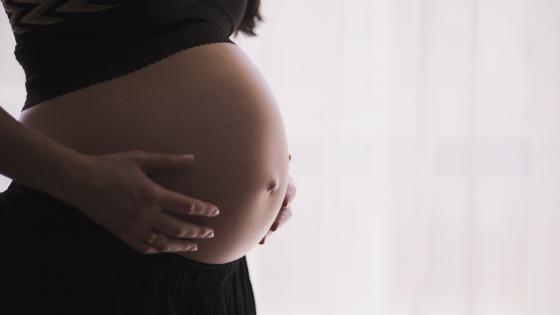 Adopción desde el vientre abre nuevo debate en el Congreso