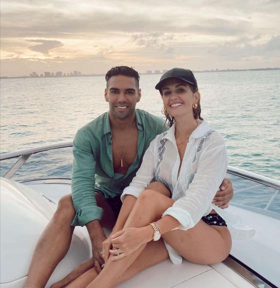 Falcao García y 𝑳𝒐𝒓𝒆𝒍𝒆𝒊 Falcao García y 𝑳𝒐𝒓𝒆𝒍𝒆𝒊