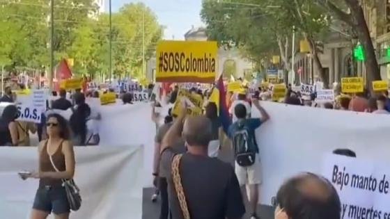Colombianos protestaron en Madrid contra la visita de Iván Duque
