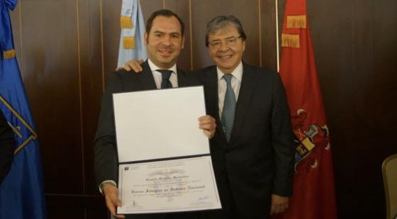 Hijo del exministro Carlos Holmes Trujillo se lanza al Senado Hijo del exministro Carlos Holmes Trujillo se lanza al Senado