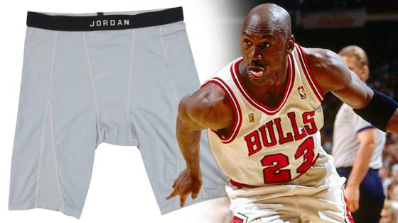 Los calzoncillos de Michael Jordan que se venden por más de mil dólares. 