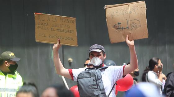 Continúa protesta de recicladores en Bogotá