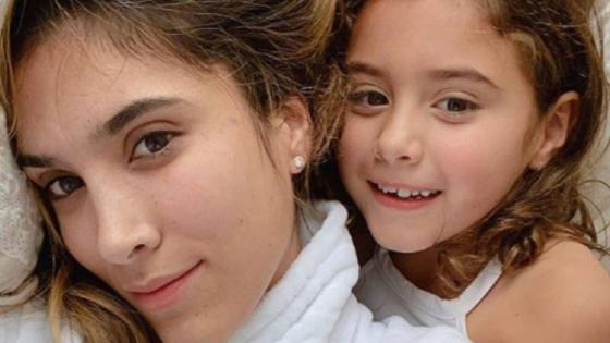 Daniela Ospina y su hija