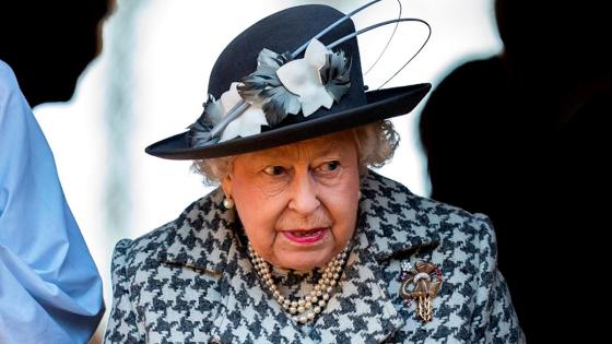 Reina Isabel II regresa al castillo de Windsor tras ser hospitalizada