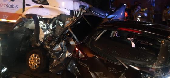 Accidente camion Emvarias Medellin sin frenos Accidente camion Emvarias Medellin sin frenos