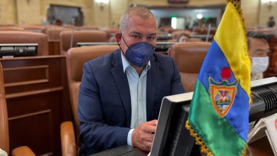 "Anatolio vote sí", senador no sabía cómo votar la Ley de Garantías "Anatolio vote sí", senador no sabía cómo votar la Ley de Garantías