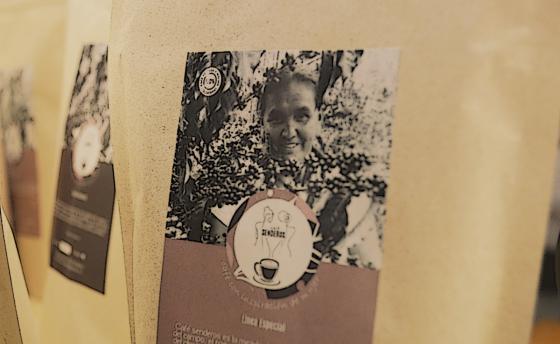 Café Senderos, un producto con aroma a mujer. Café Senderos.