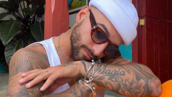 ¡Tremenda máquina! Maluma presume su lujosa motocicleta