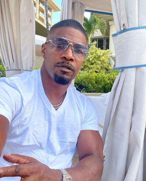 Instagram - @iamjamiefoxx Instagram - @iamjamiefoxx
