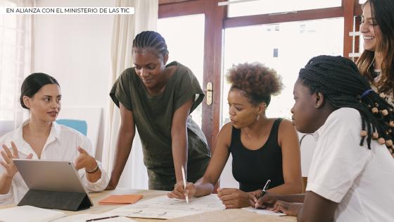‘Por TIC Mujer’: el programa de empoderamiento femenino en los entornos digitales ‘Por TIC Mujer’: el programa de empoderamiento femenino en los entornos digitales