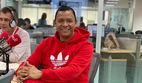 ¿Iván René Valenciano, pasado de copas en vivo? ¿Iván René Valenciano, pasado de copas en vivo?