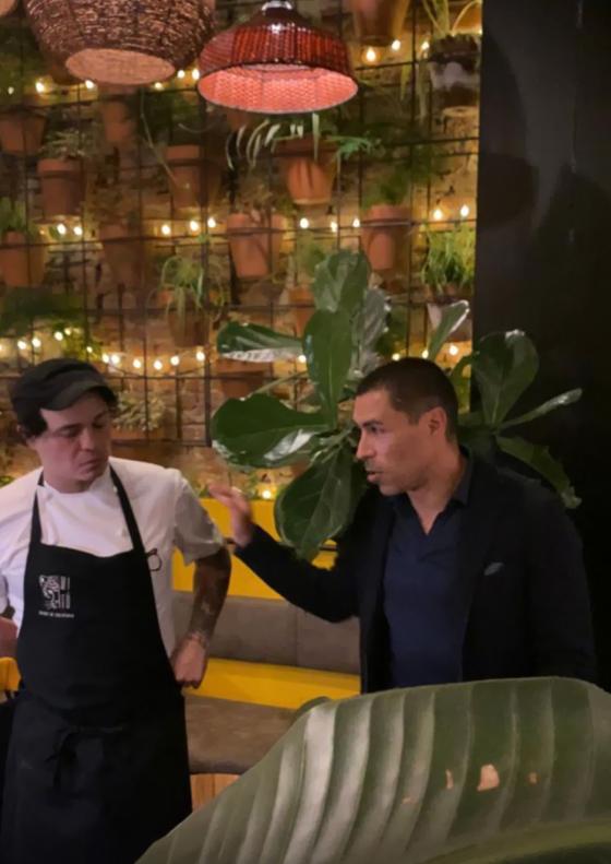 Iván Ramiro Córdoba - Mitú restaurante en Milán Iván Ramiro Córdoba - Mitú restaurante en Milán