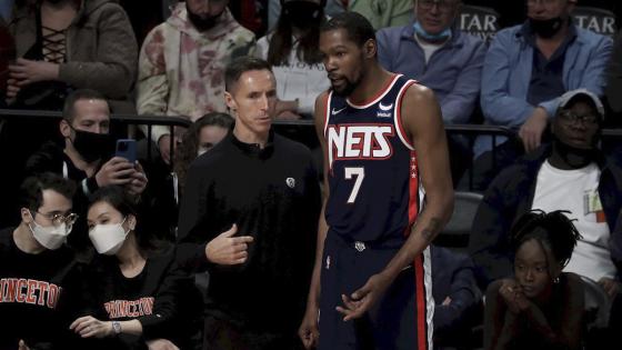Kevin Durant recibió una multa de 25 mil dólares por ofender a un fan Kevin Durant recibió una multa de 25 mil dólares por ofender a un fan