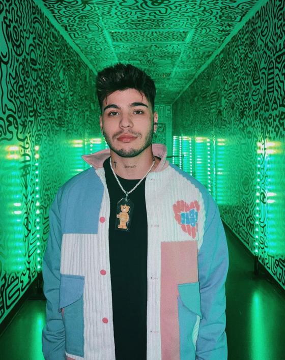 Instagram - @sebas Instagram - @sebas