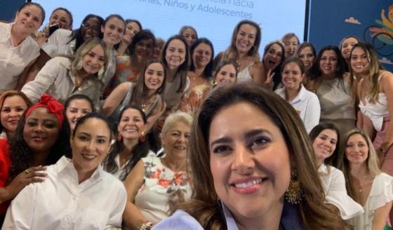 Primeras Damas y Caballeros: niñez