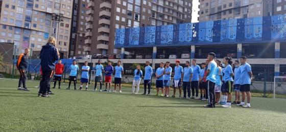 Johan Neeskens, exjugador de Países Bajos, visita a jóvenes de Usme y Ciudad Bolívar