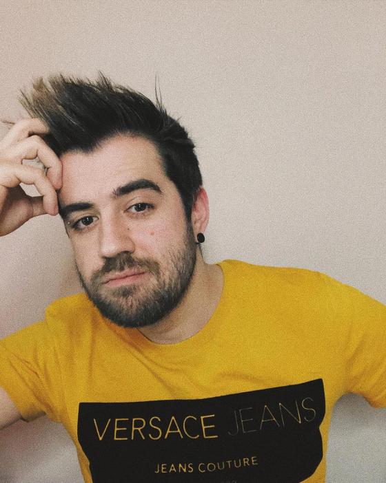 Instagram - @auronplay Instagram - @auronplay
