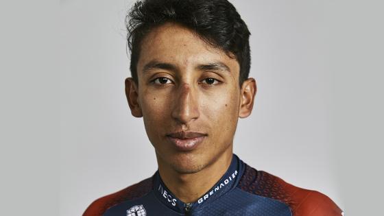 ¡Vuelve y juega! Egan Bernal por poco sufre accidente por conductor imprudente