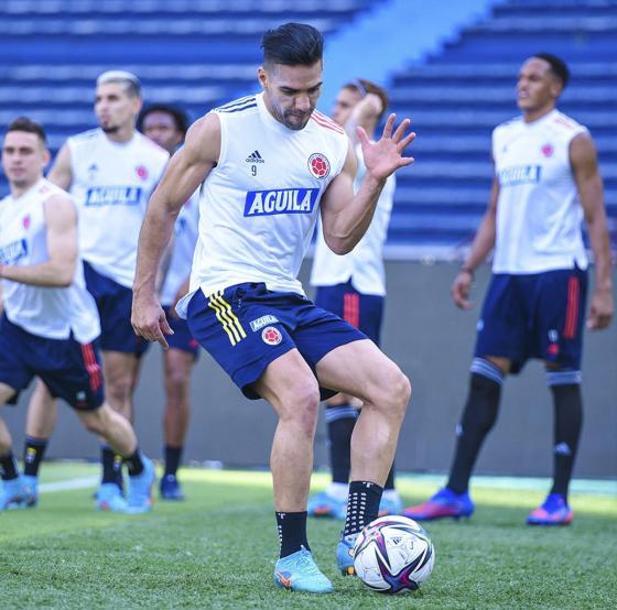 Twitter - @FCFSeleccionCol Twitter - @FCFSeleccionCol