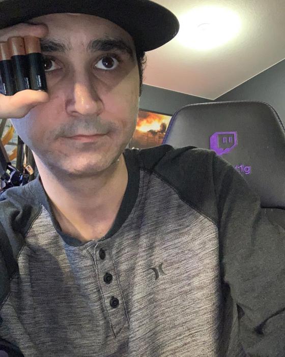 Instagram - @realsummit1g