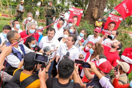Galán pide que solo 3 precandidatos lleguen a la consulta de centro Galán pide que solo 3 precandidatos lleguen a la consulta de centro