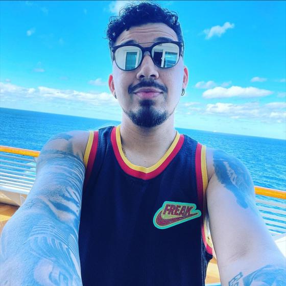Instagram - @lokilloflorez Instagram - @lokilloflorez