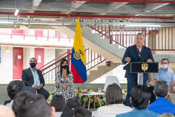 Duque colegio Itagui Duque colegio Itagui