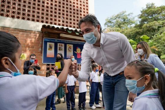 Daniel Quintero Capilla del Rosario nuevo colegio noticias Medellín hoy