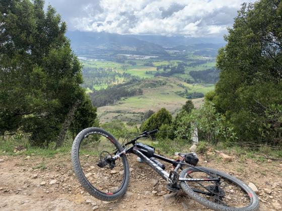 Del Zipa al Zaque en bici de montaña Del Zipa al Zaque en bici de montaña
