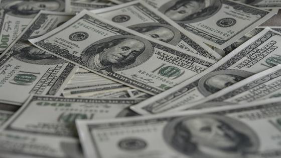 dolar-cae dolar-cae