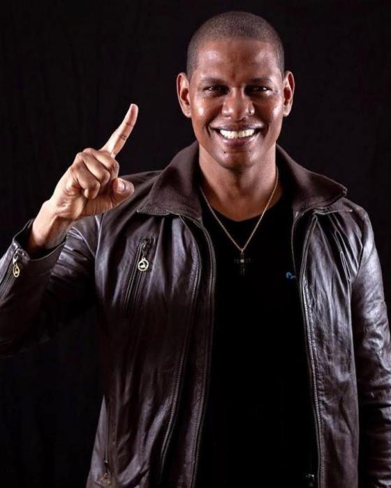 JULIO CESAR MEZA - ME HICISTE SUFRIR