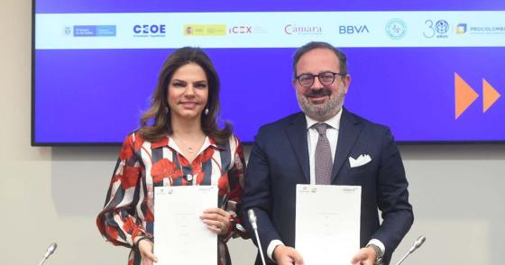 Flavia-Santoro-Procolombia-y-Mauro-Alfonso-presidente-de-SIMEST Flavia-Santoro-Procolombia-y-Mauro-Alfonso-presidente-de-SIMEST