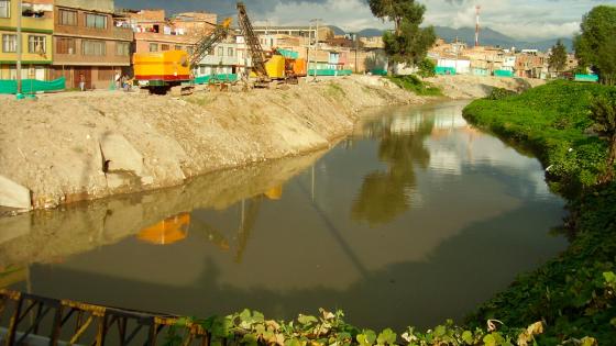 Policía encuentra cadáver a orillas del río Tunjuelito Policía encuentra cadáver a orillas del río Tunjuelito