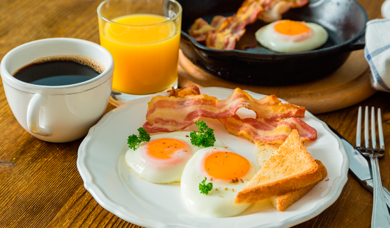 precio desayuno Medellín