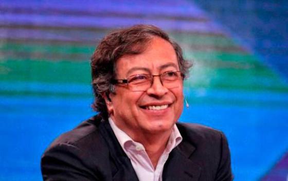 gustavo-petro-feliz-debate gustavo-petro-feliz-debate