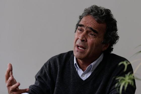 la-abucheada-de-sergio-fajardo la-abucheada-de-sergio-fajardo