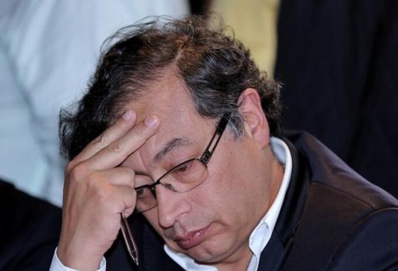 Gustavo Petro esposa noticias Colombia regaño izquierdoso terco testarudo