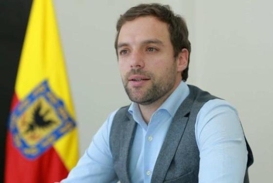 la-defensa-de-luis-ernesto-gomez-a-carlos-amaya la-defensa-de-luis-ernesto-gomez-a-carlos-amaya