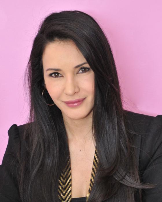 Adriana Campos Adriana Campos