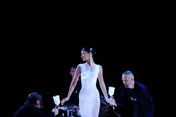 Bella Hadid vestido aerosol Bella Hadid vestido aerosol