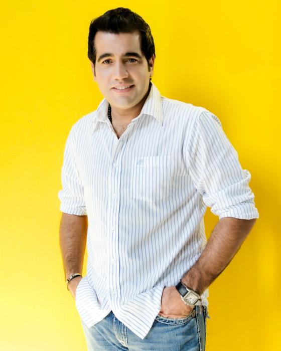 Sábados Felices Carlos Calero Sábados Felices Carlos Calero