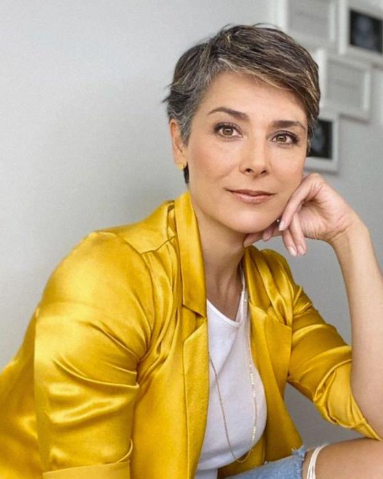 Silvia Corzo Silvia Corzo