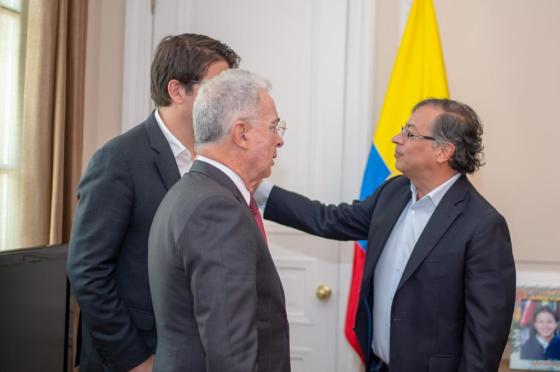 Uribe y Petro 