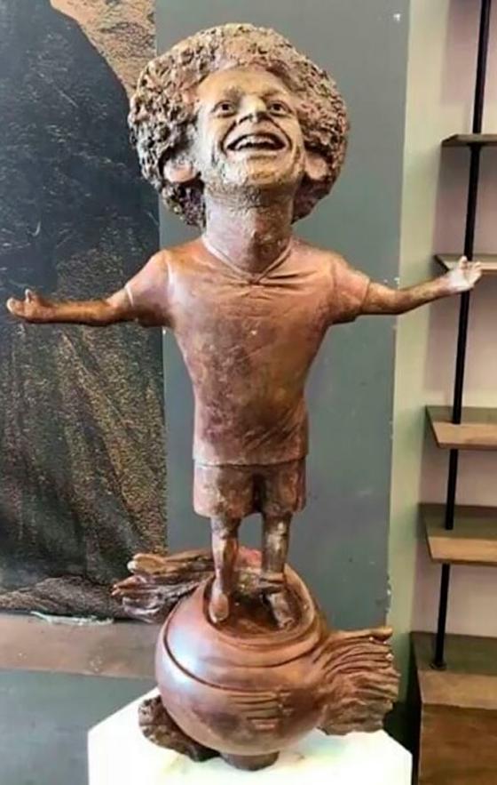 estatuas que no se parecen a sus homenajeados Silvestre Dangond, y otras estatuas que no se parecen a sus homenajeados