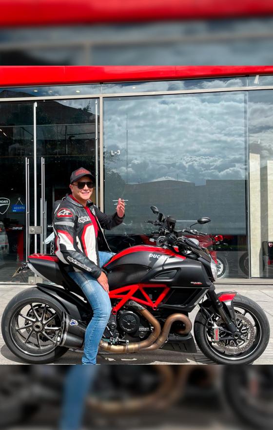 Famosos colombianos Famosos colombianos adictos a las motos