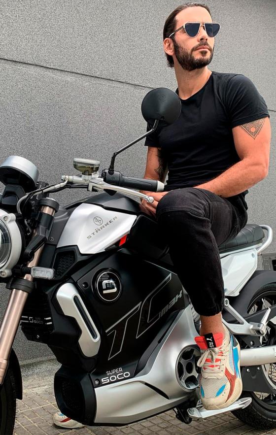 Famosos colombianos Famosos colombianos adictos a las motos