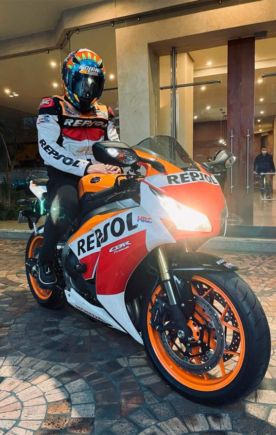 Famosos colombianos Famosos colombianos adictos a las motos