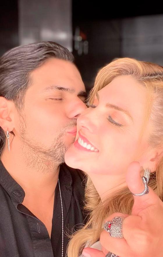 Ana Karina Soto Las "tormentosas" parejas de Ana Karina Soto