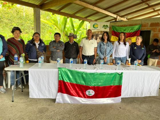 Corantioquia contrata indígenas embera chami gestion ambiental